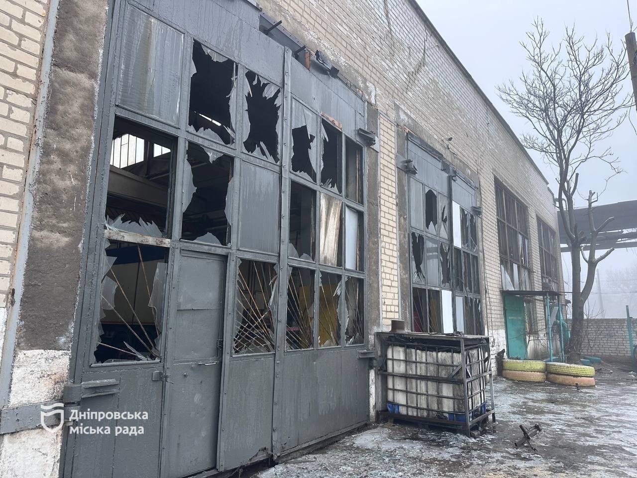 Через ворожу атаку дронів 6 лютого у Дніпрі пошкоджено 18 тролейбусів