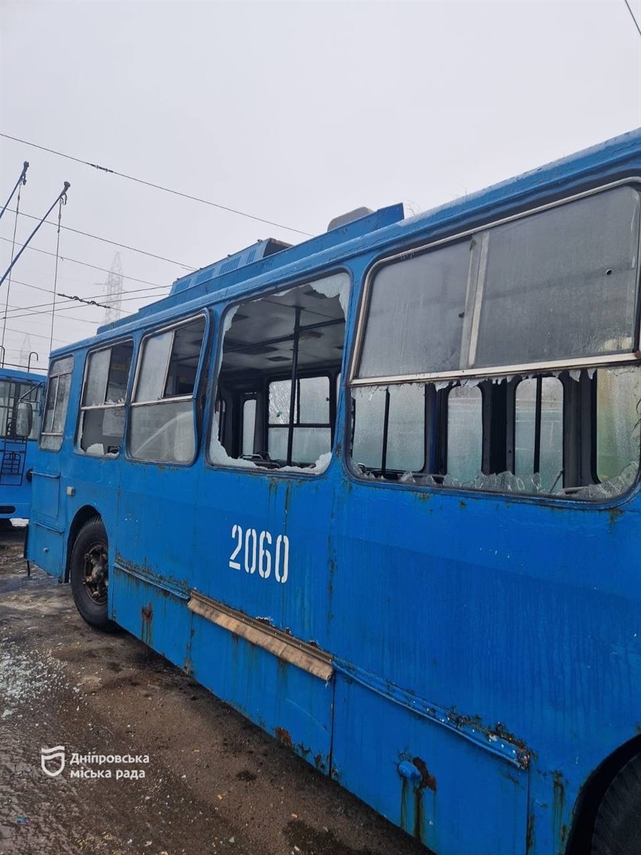 Через ворожу атаку дронів 6 лютого у Дніпрі пошкоджено 18 тролейбусів