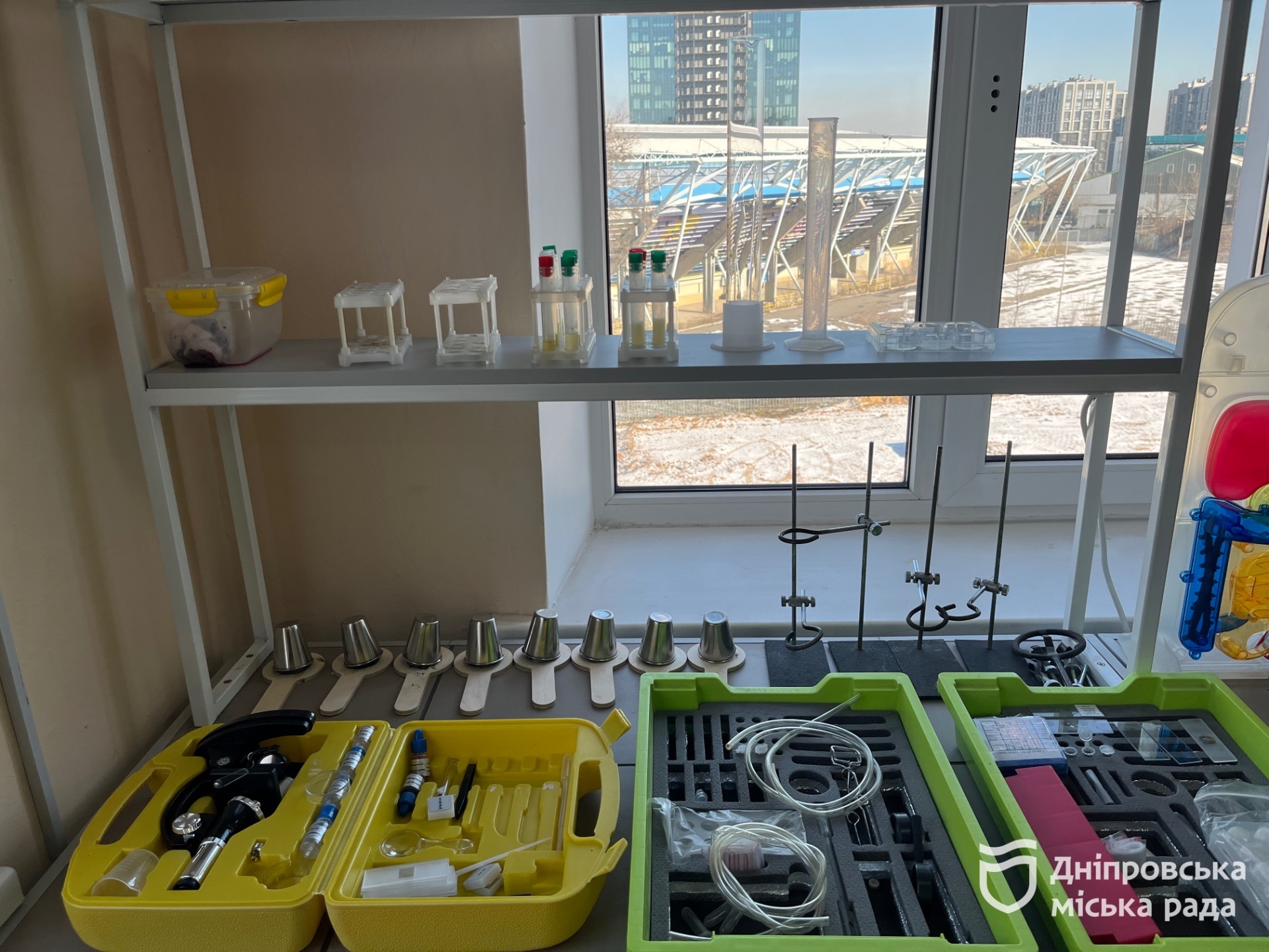 Дніпровська школярка перетворює відходи металургії на теплоізоляційні матеріали - 10.02.2026