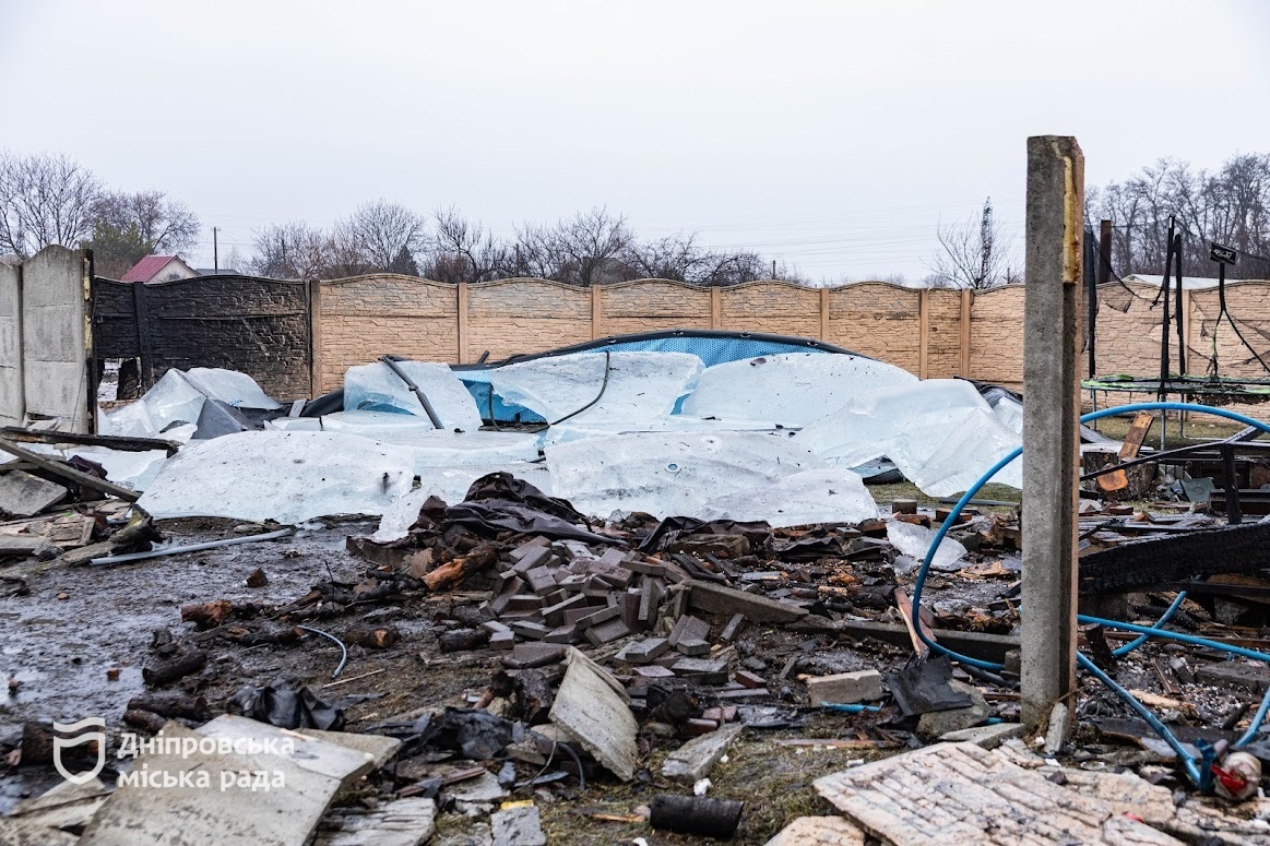 Дніпро ліквідовує наслідки чергової ворожої атаки - 12.02.2026