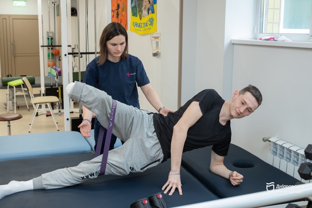 Поранений на фронті захисник проходить реабілітацію в Дніпрі й готується до протезування - 12.02.2026