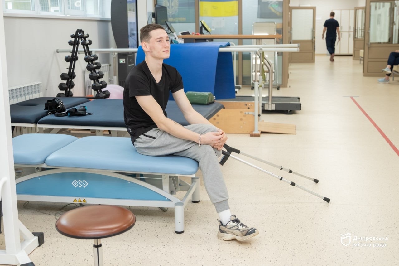 Поранений на фронті захисник проходить реабілітацію в Дніпрі й готується до протезування - 12.02.2026