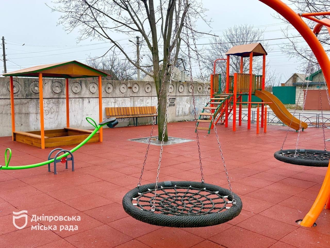 У Дніпрі продовжують розвивати соціальну інфраструктури у різних районах міста, зокрема й віддалених та спальних - 14.02.2026