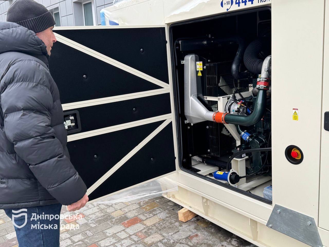 Міські медичні заклади Дніпра продовжують працювати стабільно навіть в умовах енергетичних викликів