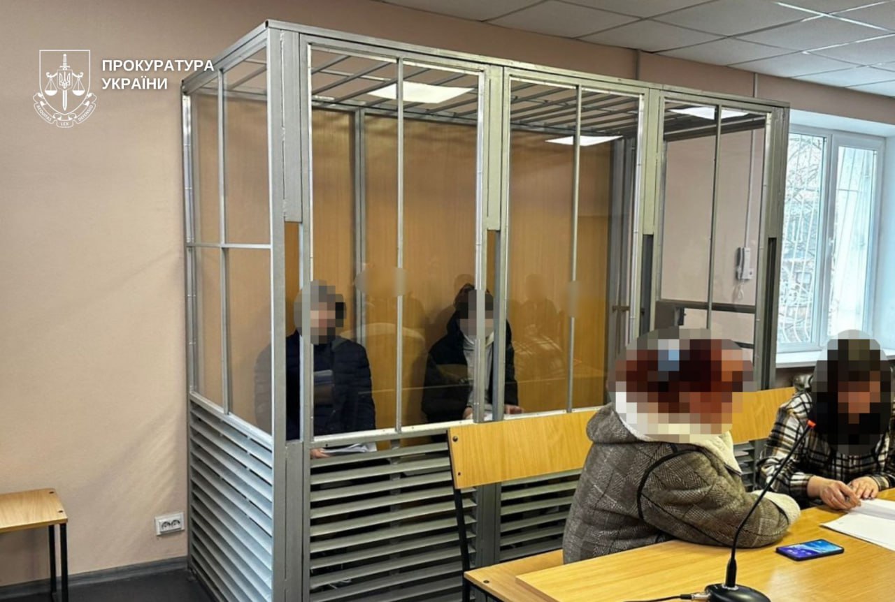 Жорстоко побили військового ЗСУ та все знімали на телефони: у Дніпрі двом підліткам повідомили про підозру у замаху на вбивство