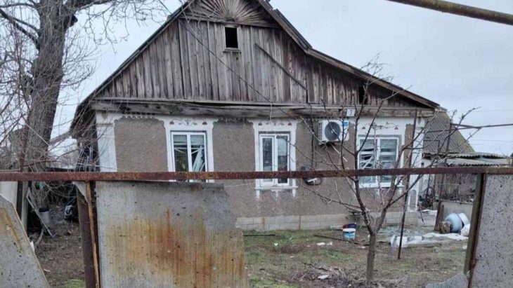 зруйнований приватний будинок після ворожих атак на Дніпропетровщині