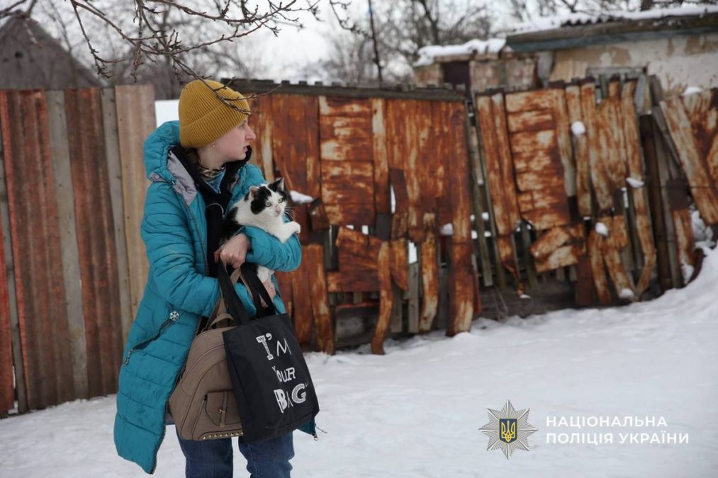 Поліцейські «Білі янголи» продовжують рятувати сім’ї на Дніпропетровщині - 01.02.026
