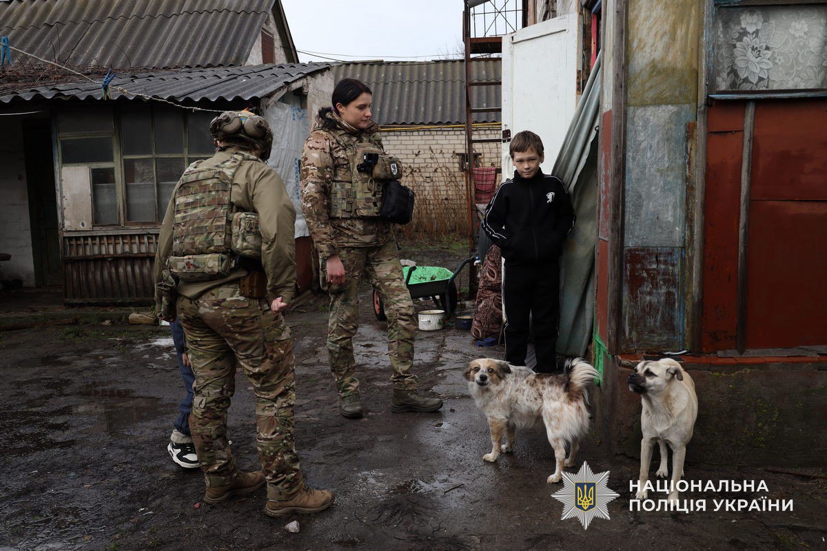 Поліцейські «Білі янголи» продовжують рятувати сім’ї на Дніпропетровщині - 01.02.026