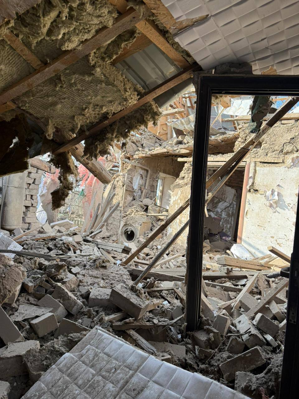 росія атакувала кілька районів Дніпропетровщини: є постраждалий і руйнування - 01.02.2025