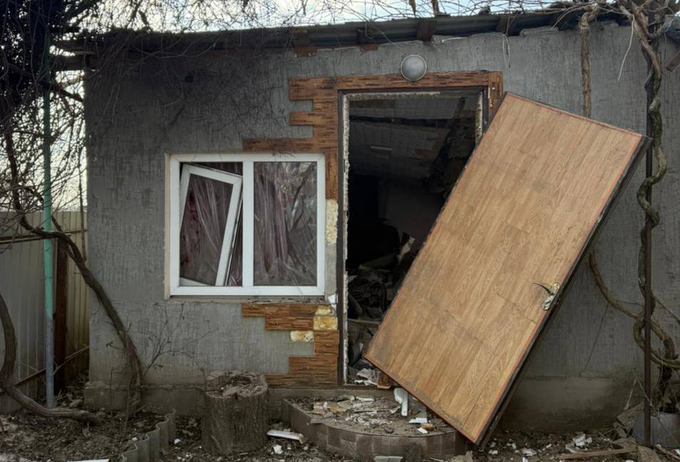 росія атакувала кілька районів Дніпропетровщини: є постраждалий і руйнування - 01.02.2025