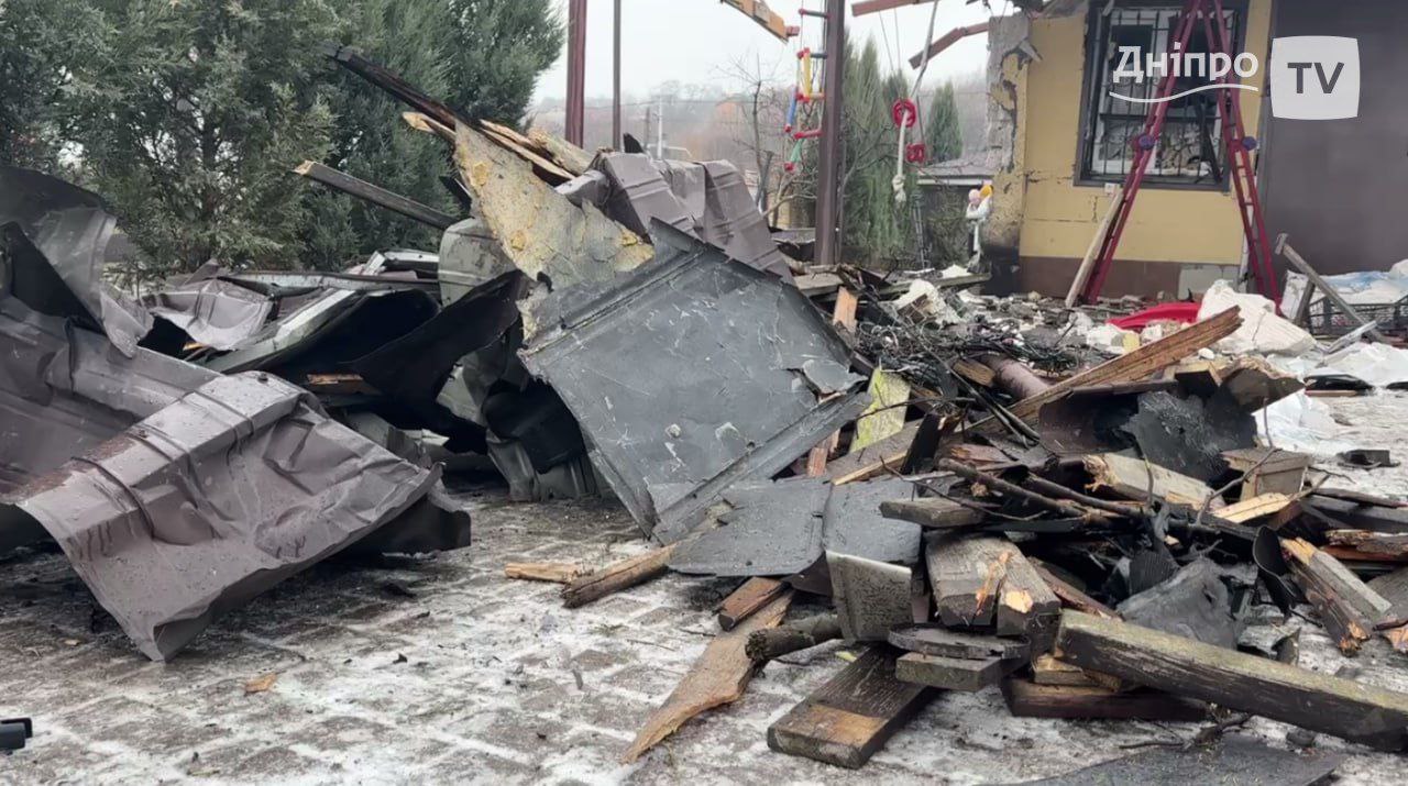 Вибуховою хвилею перекосило будинок: як подружжя у Дніпрі дивом вижило під час масованого обстрілу - 12.02.2026