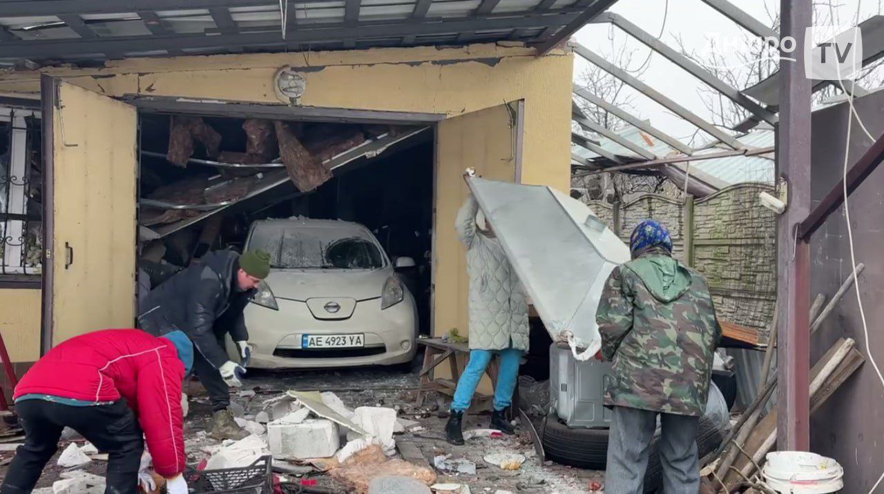Вибуховою хвилею перекосило будинок: як подружжя у Дніпрі дивом вижило під час масованого обстрілу - 12.02.2026