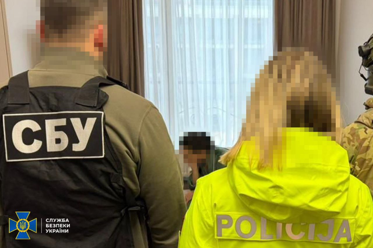 У Дніпрі затримали шахраїв, які обдурили громадян ЄС через фейкові криптобіржі - 23.02.2026