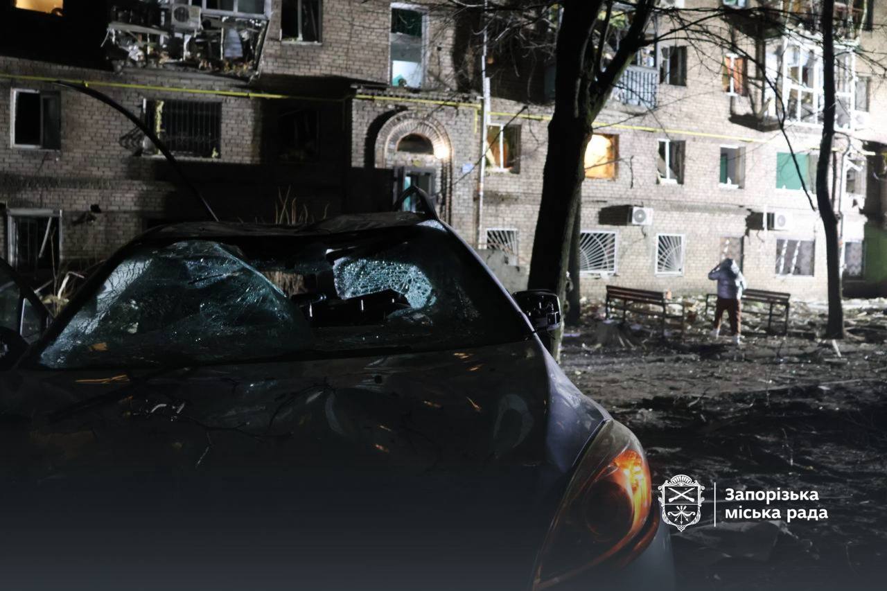 Вночі 24 лютого Україну атакували ракетою та 133 дронами: є постраждалі у Запоріжжі