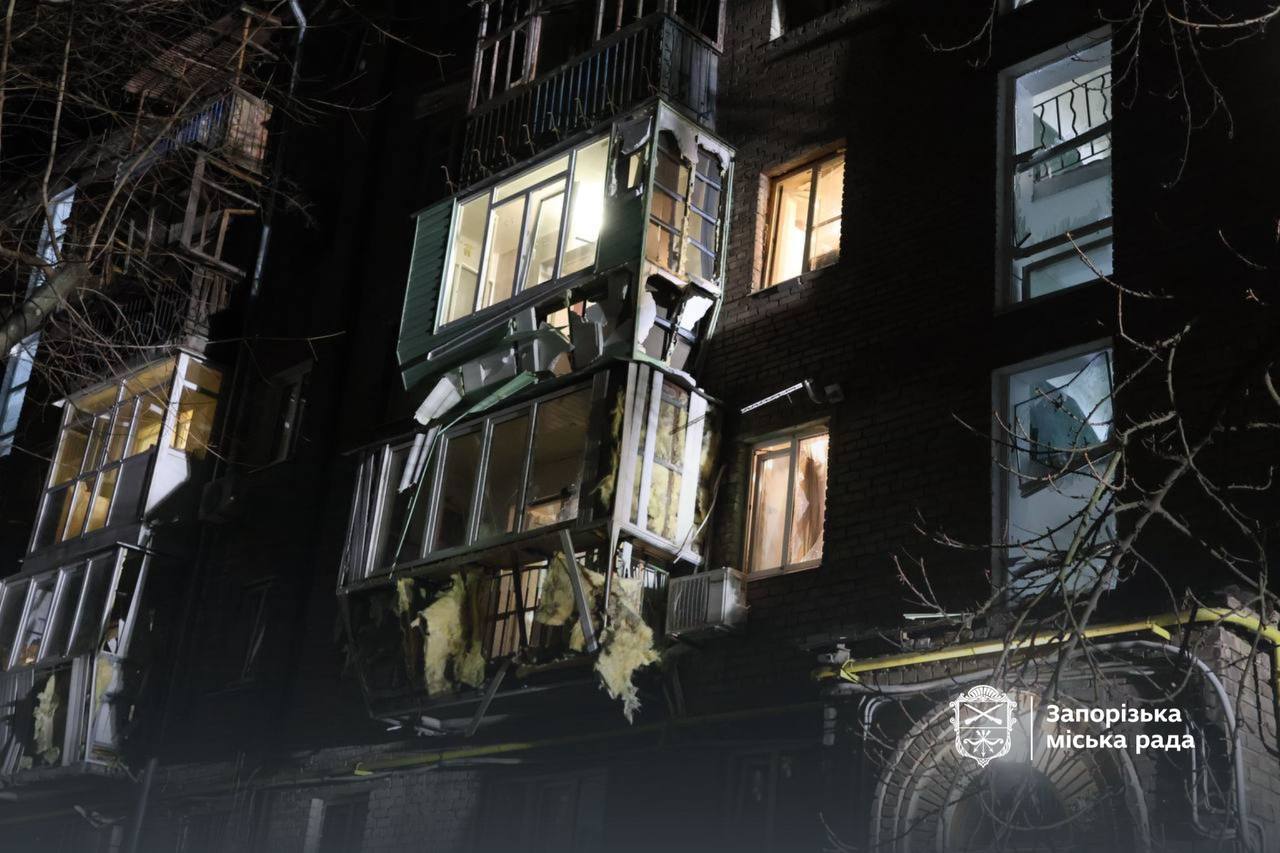 Вночі 24 лютого Україну атакували ракетою та 133 дронами: є постраждалі у Запоріжжі