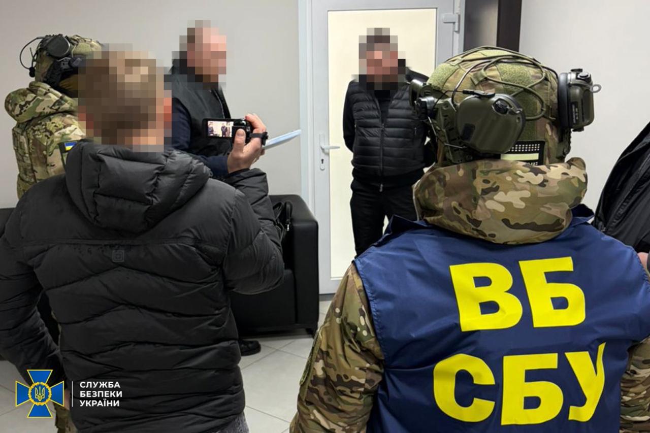 Внутрішня безпека СБУ викрила високопосадовців ЗСУ та СБУ на розкраданні оборонних коштів - 25.02.2026