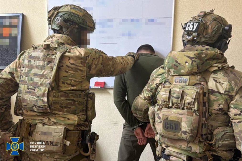 Внутрішня безпека СБУ викрила високопосадовців ЗСУ та СБУ на розкраданні оборонних коштів - 25.02.2026