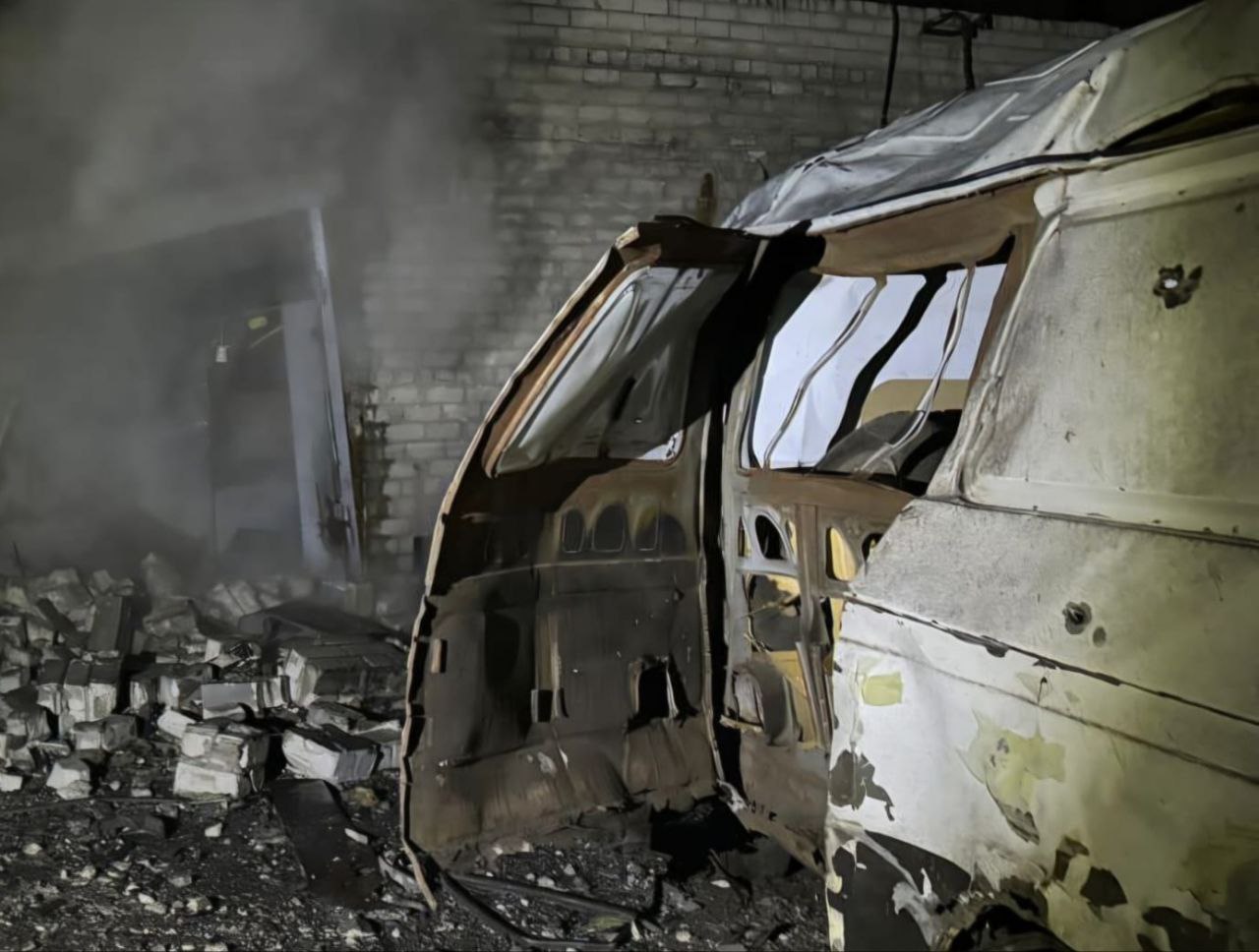 Ворожі дрони атакували Дніпро та область: є пошкодження та поранена жінка