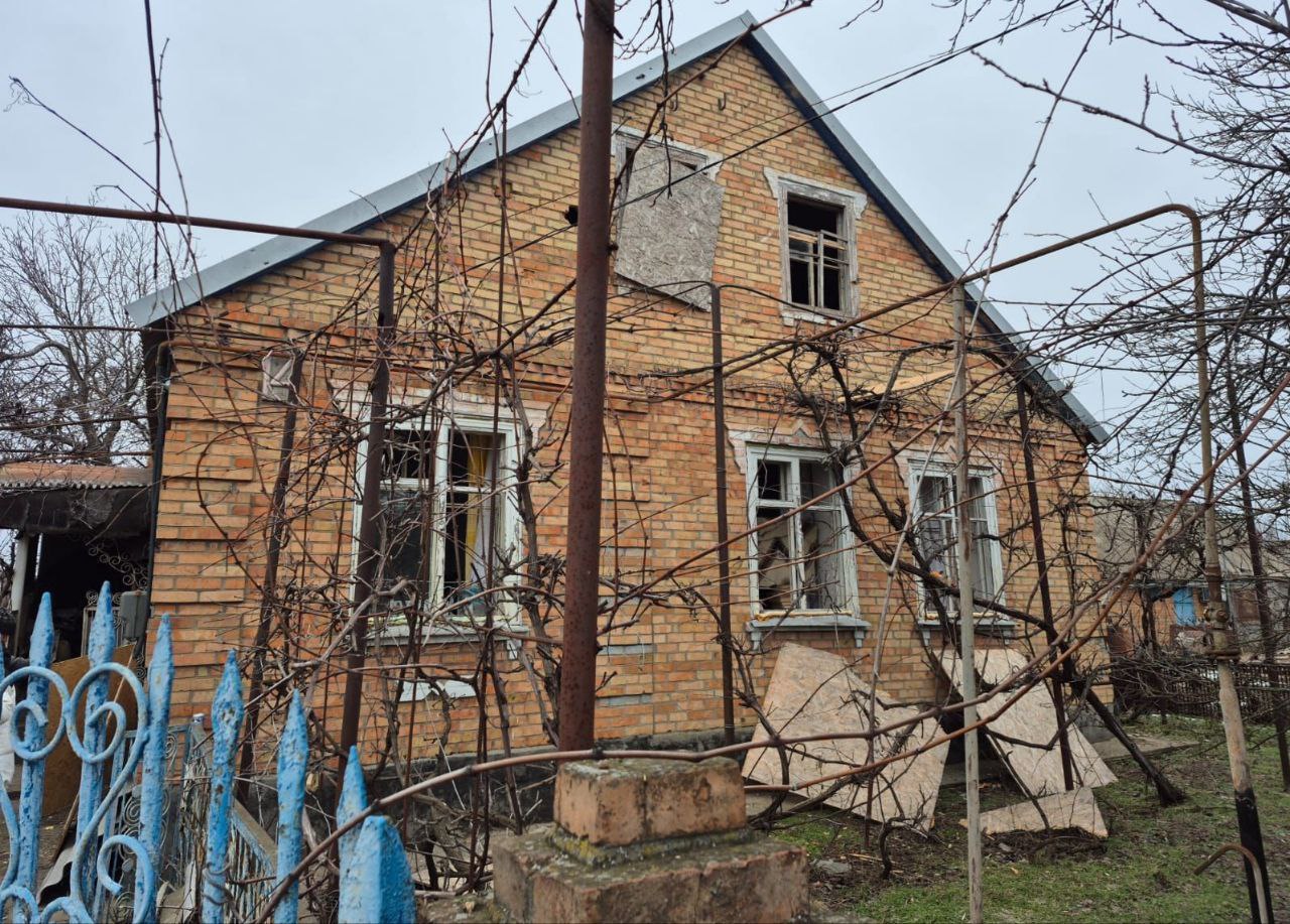 Атаки на Дніпропетровщину: поранені люди, зруйновані будинки та підприємства