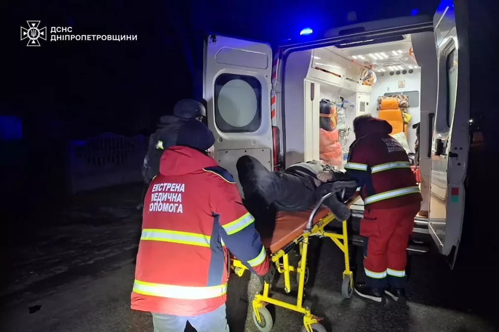 Чоловіка затисло в audi 100: ДТП на Дніпропетровщині 10.02.2026