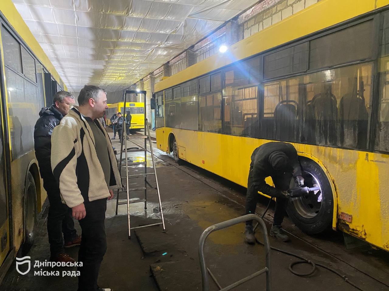 Перевірка і ремонт комунальних автобусів у Дніпрі - 25.02.2026