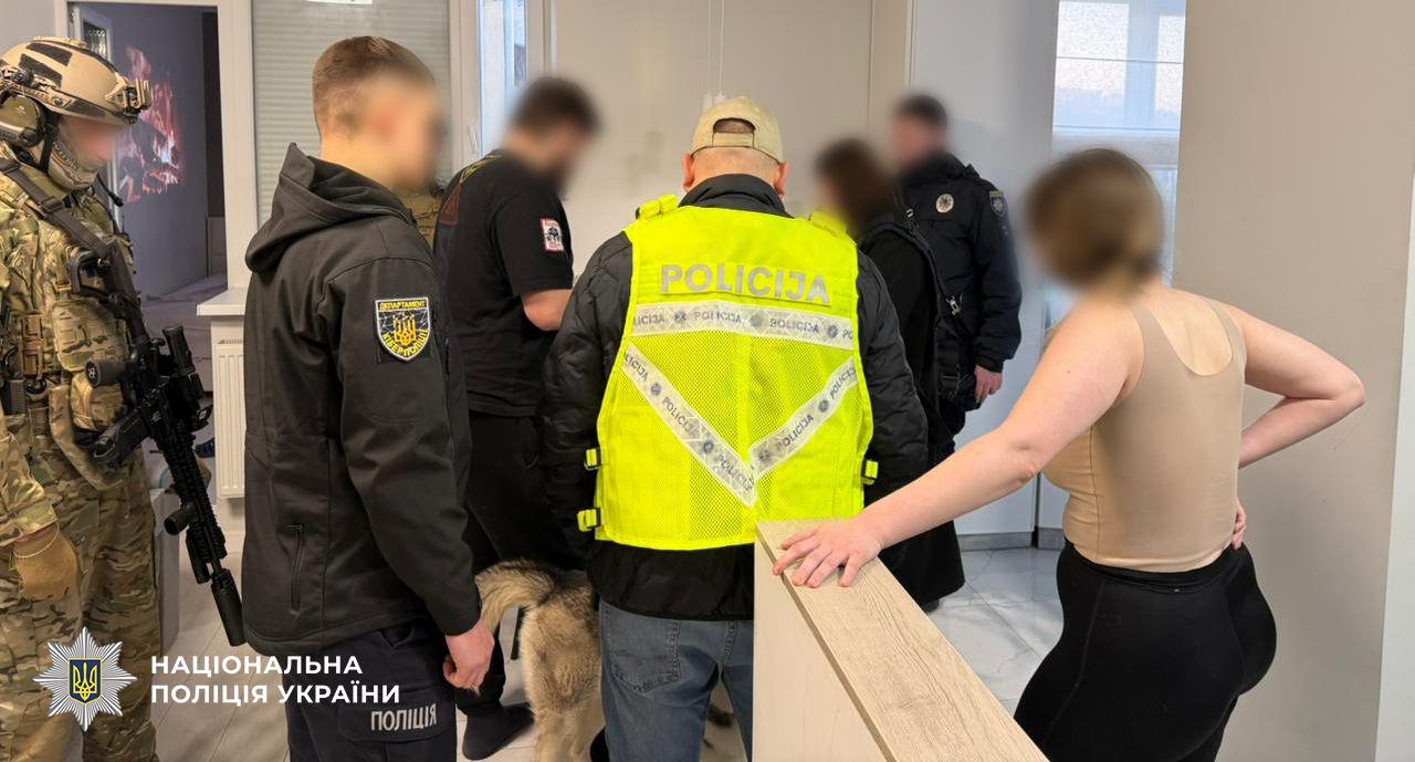 Українські та латвійські правоохоронці накрили мережу шахрайських кол-центрів - 18.03.2026