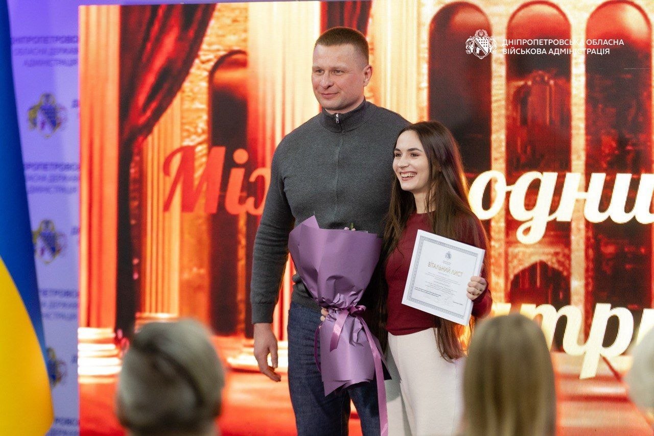 До Міжнародного Дня театру діячам культури Дніпропетровщини вручили понад півтора десятки нагород - 27.03.2026
