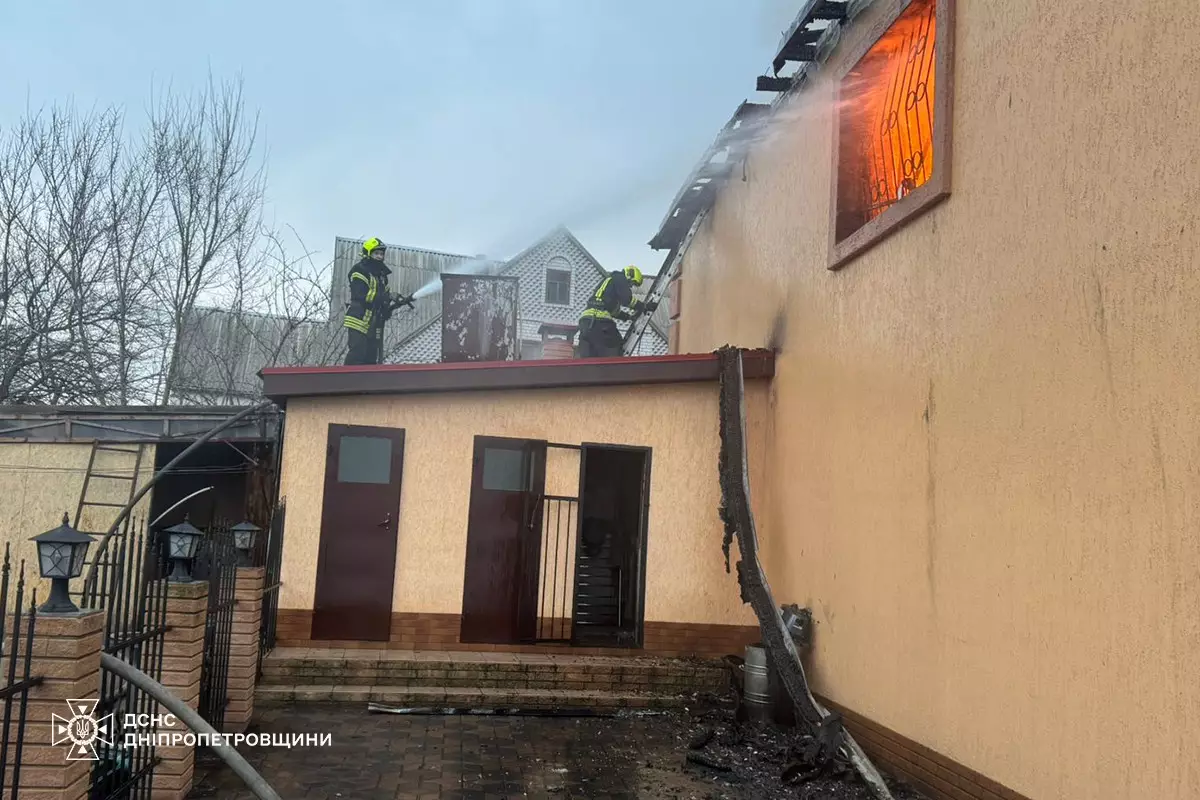 У Підгородному ліквідували пожежу житлового будинку - 19.03.2026