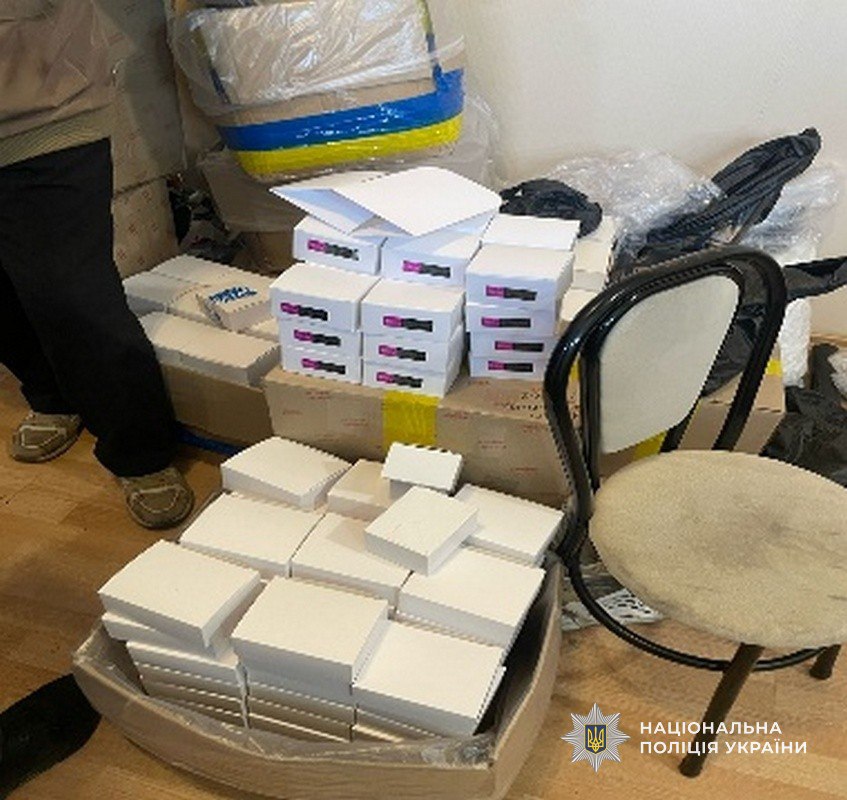 На Дніпропетровщині викрили масштабне виробництво електронних сигарет - 03.03.2026