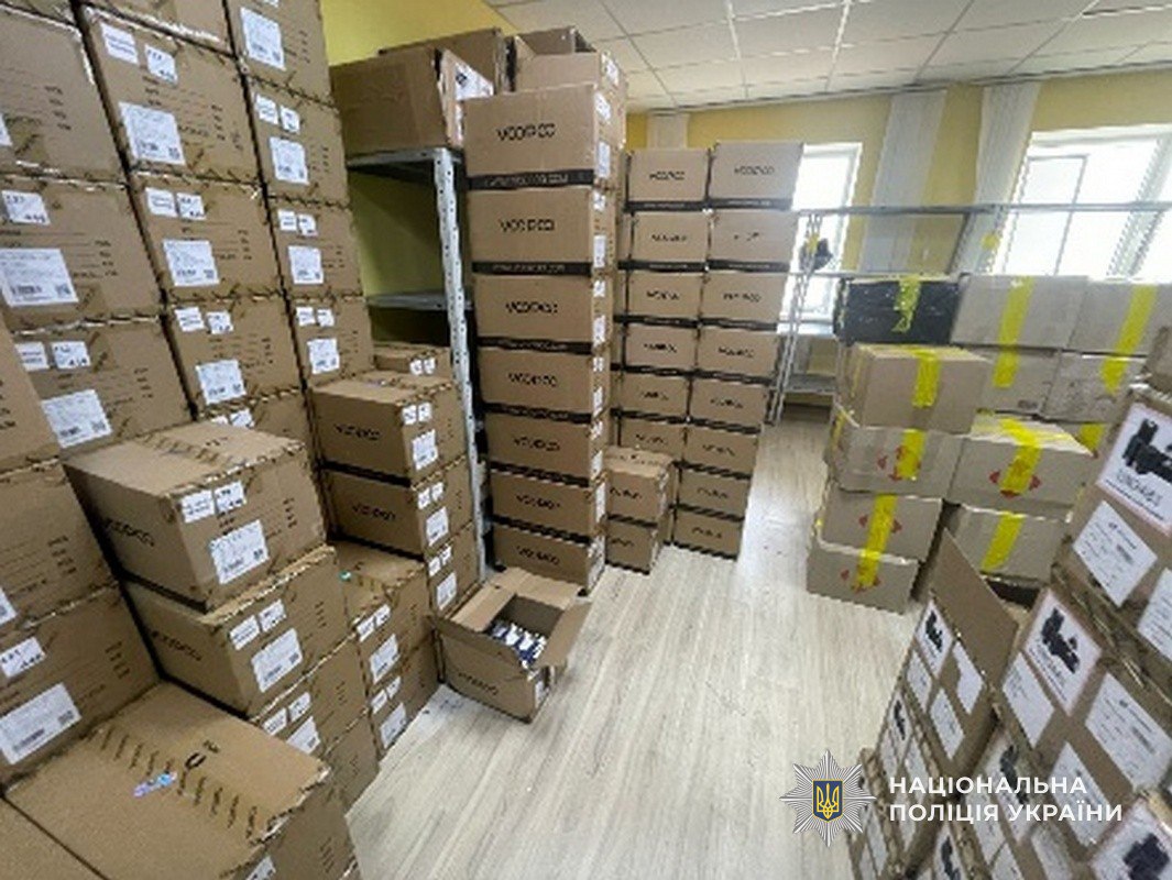 На Дніпропетровщині викрили масштабне виробництво електронних сигарет - 03.03.2026