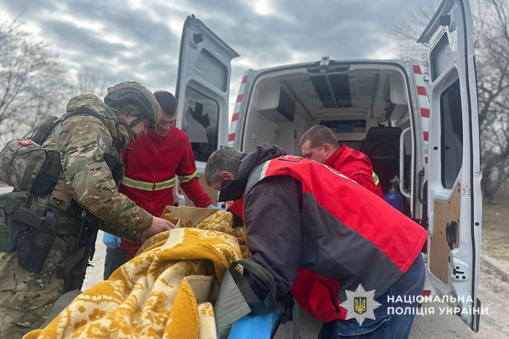 «Білі янголи» евакуювали з небезпеки маломобільних мешканців Нікопольщини - 09.03.2026
