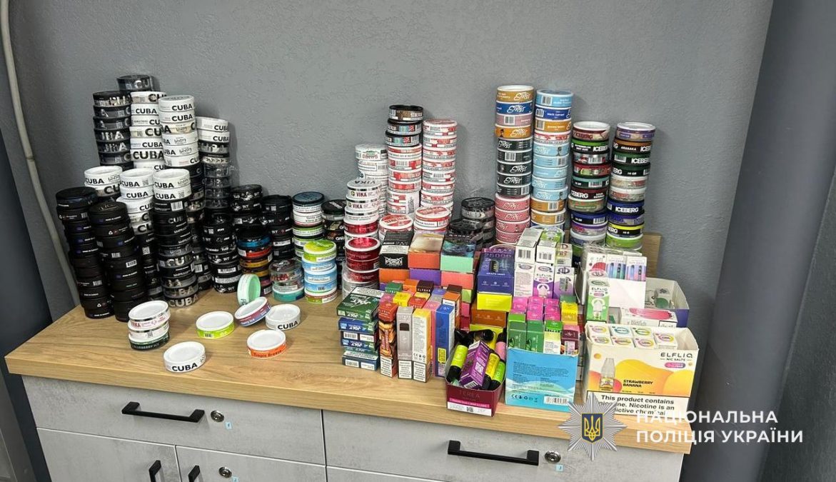 У Дніпрі ліквідували незаконний продаж вейпів: під час обшуків вилучили тисячі товарів - 10.03.2026