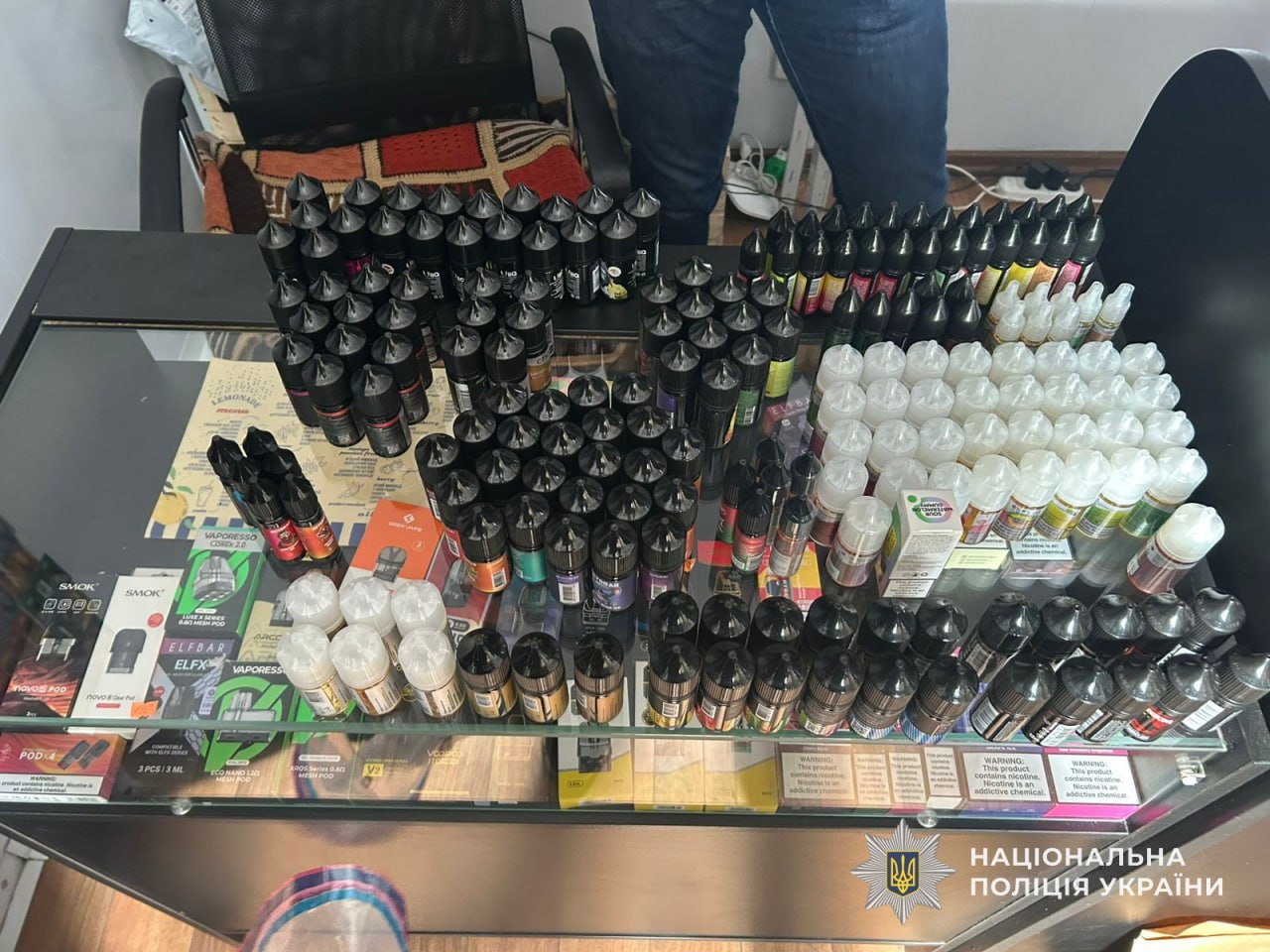 У Дніпрі ліквідували незаконний продаж вейпів: під час обшуків вилучили тисячі товарів - 10.03.2026