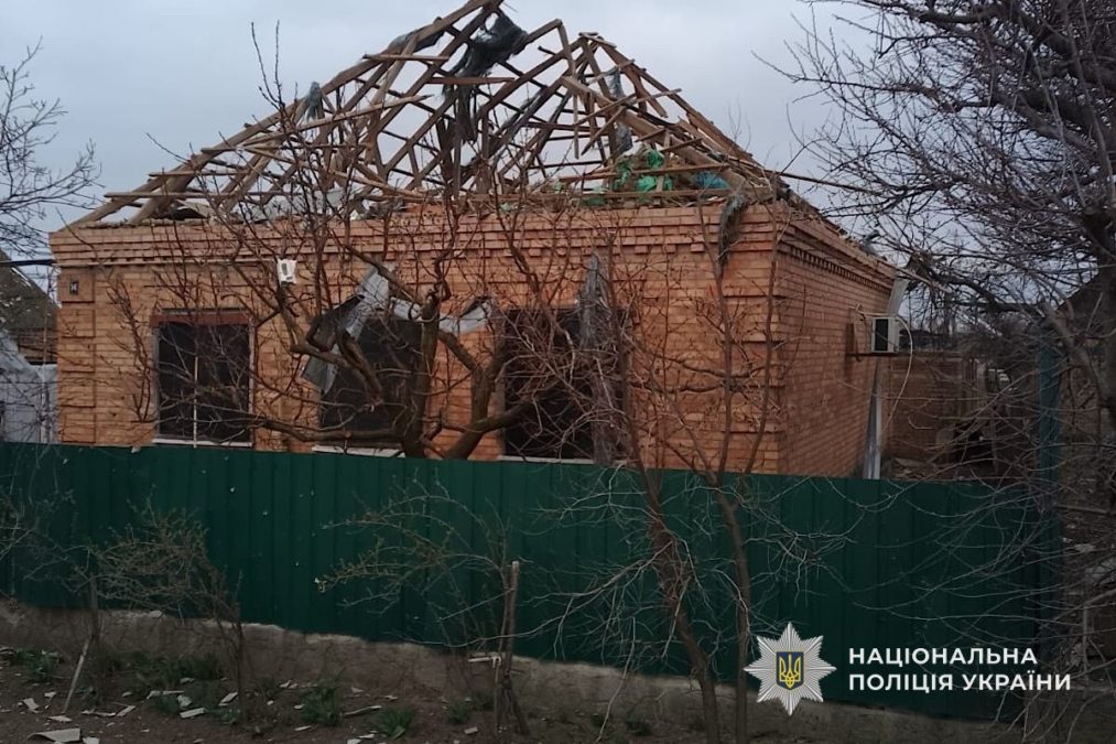 Поліція оприлюднила подробиці та фото наслідків ворожих обстрілів на Дніпропетровщині - 20.03.2026