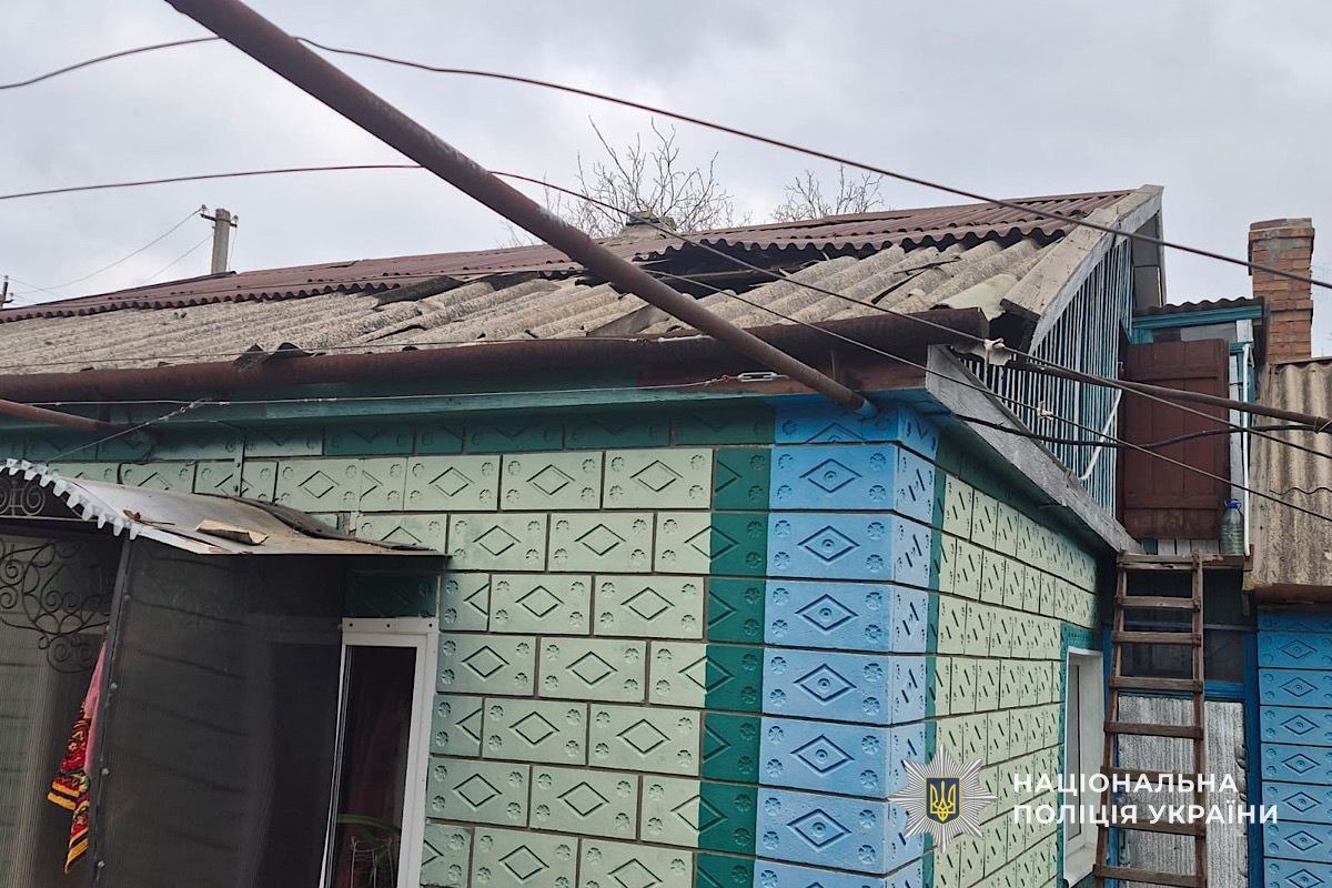 Поліція оприлюднила подробиці та фото наслідків ворожих обстрілів на Дніпропетровщині - 20.03.2026