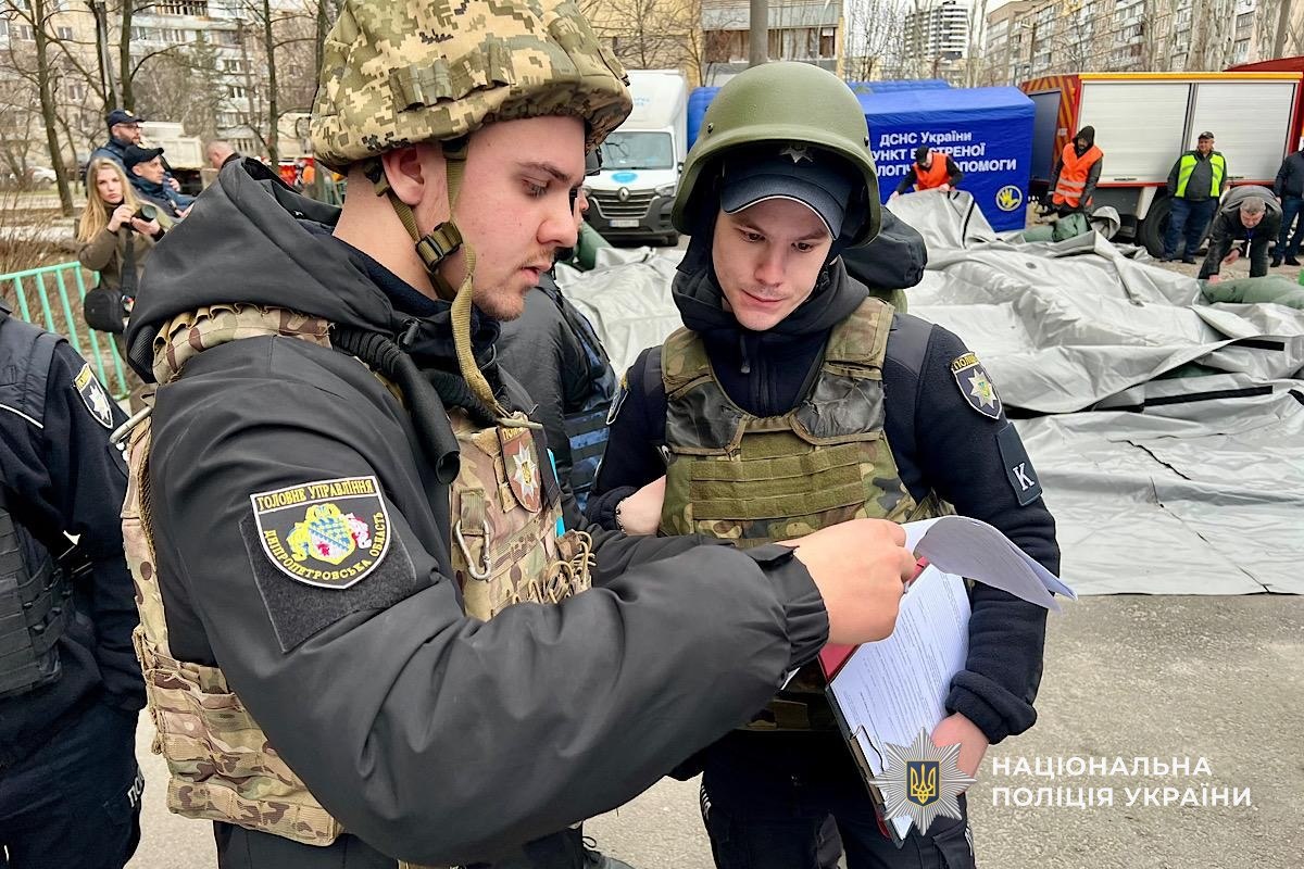 Дніпро після ворожої атаки: поліція документує наслідки та допомагає постраждалим - 24.03.2026