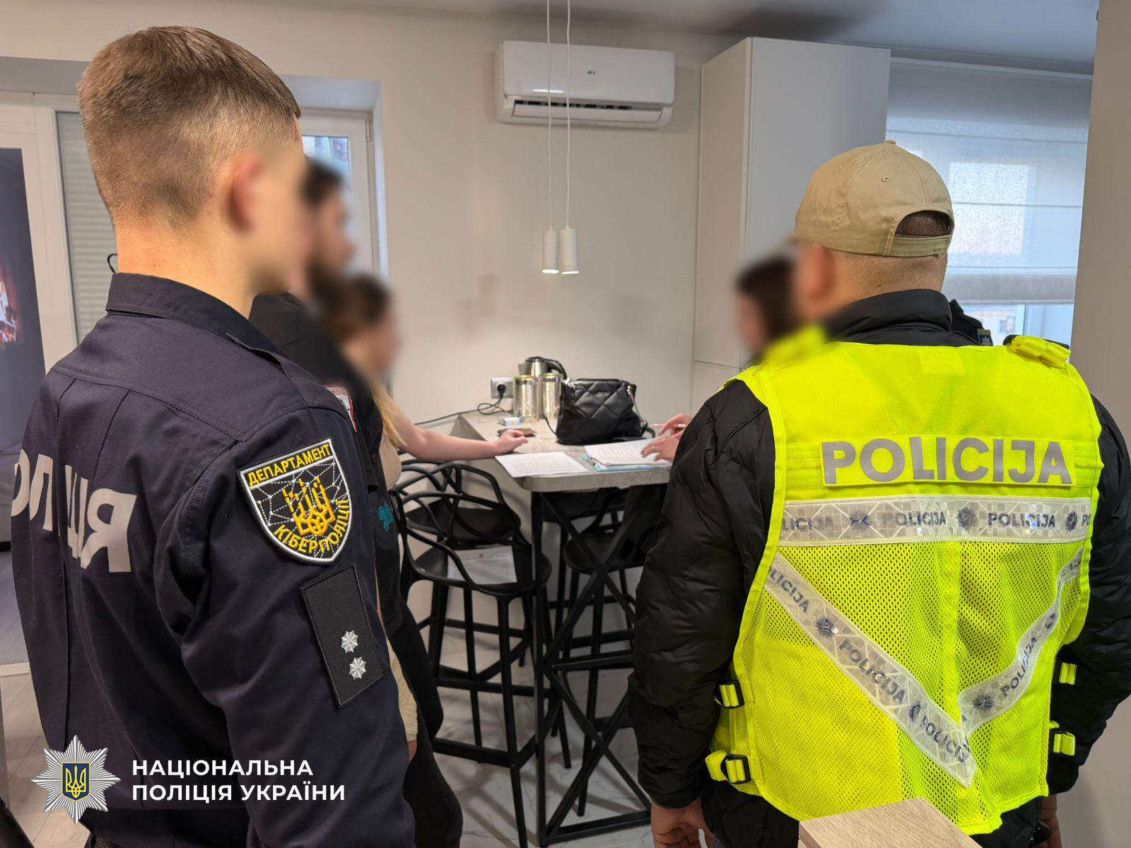 Українські та латвійські правоохоронці накрили мережу шахрайських кол-центрів - 18.03.2026