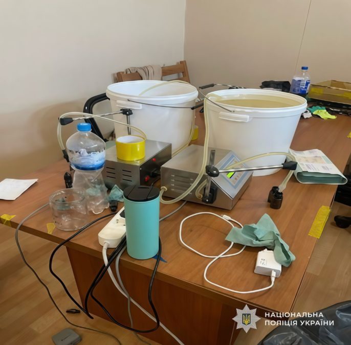 На Дніпропетровщині судитимуть шістьох фігурантів за контрафактні електронні сигарети - 03.03.2026