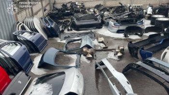 Викрадали запчастини з автівок у Дніпрі та перепродавали у Кривому Розі - 31.03.2026