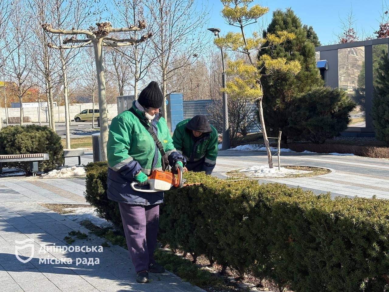 Сезонні роботи у сквері Прибережний у Дніпрі