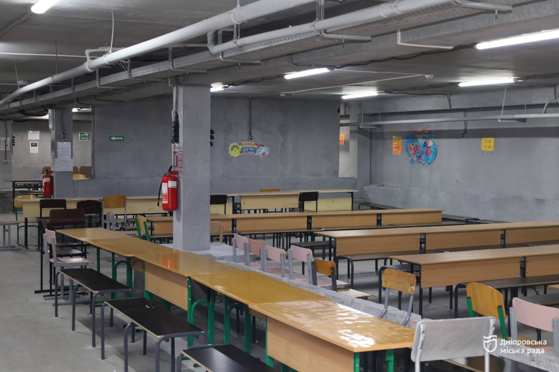 Шлях до енергонезалежності та економії ресурсів. У Дніпрі вже 127 закладів освіти оснащені сонячними електростанціями