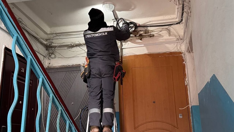 Стабільність та безпека: у Дніпрі модернізують внутрішні мережі у будинках комунальної власності