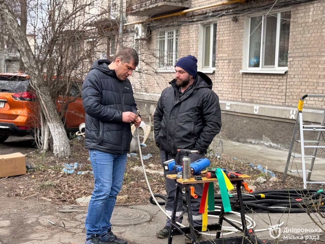 Стабільність та безпека: у Дніпрі модернізують внутрішні мережі у будинках комунальної власності