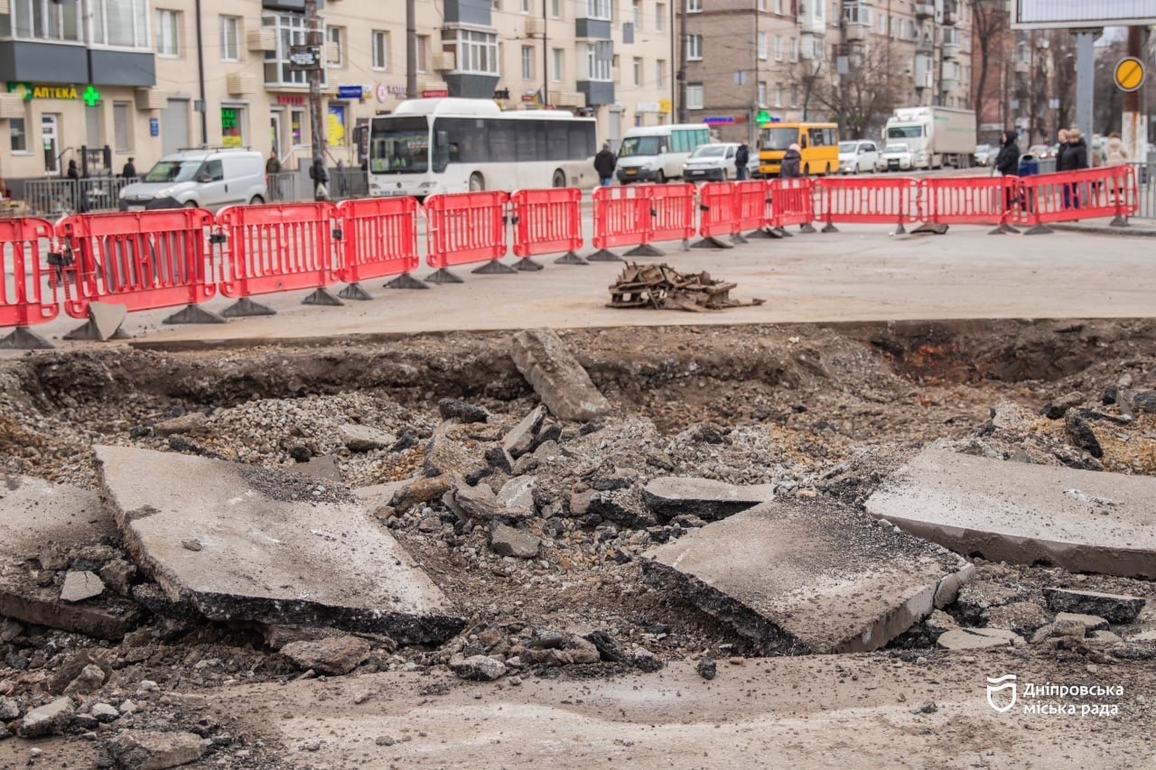 У Дніпрі розпочали комплексну реконструкцію першого цьогоріч трамвайного переїзду - 03.03.2026