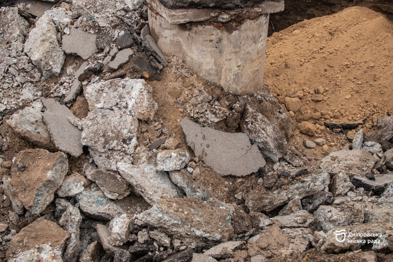 У Дніпрі ліквідовують провалля на вул. Пастера - 04.03.2026