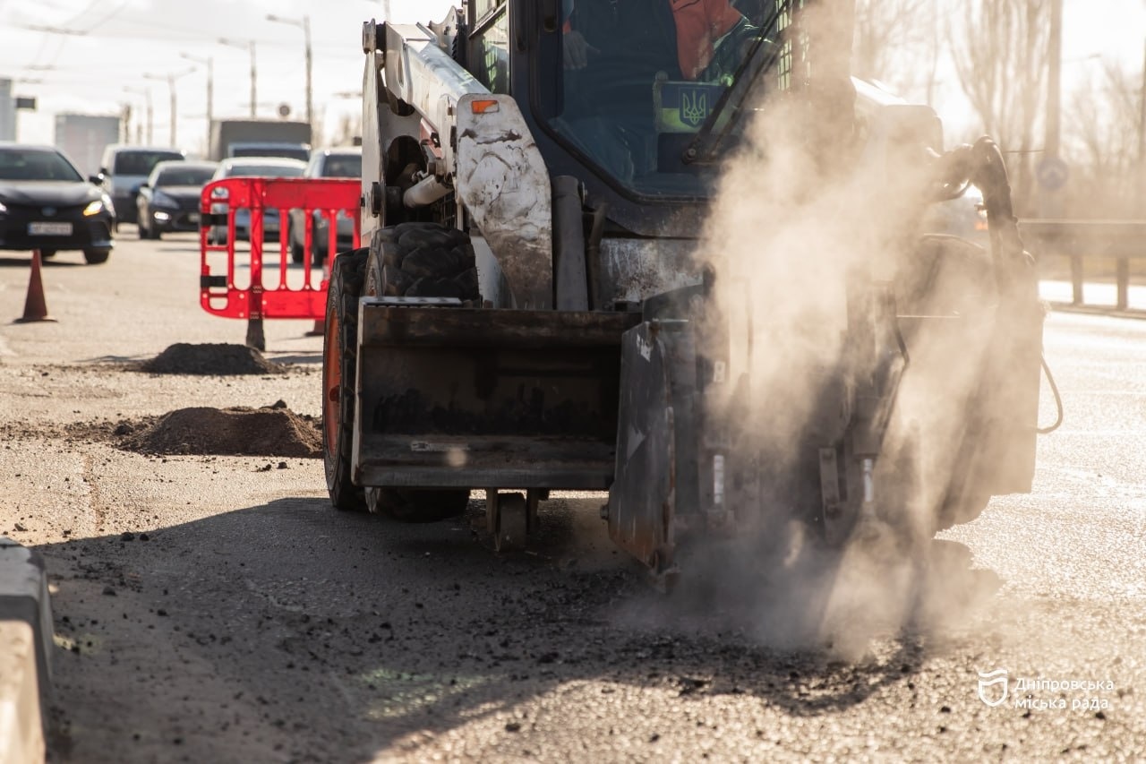 У Дніпрі цього тижня розпочався сезон гарячого асфальтування - 05.03.2026 