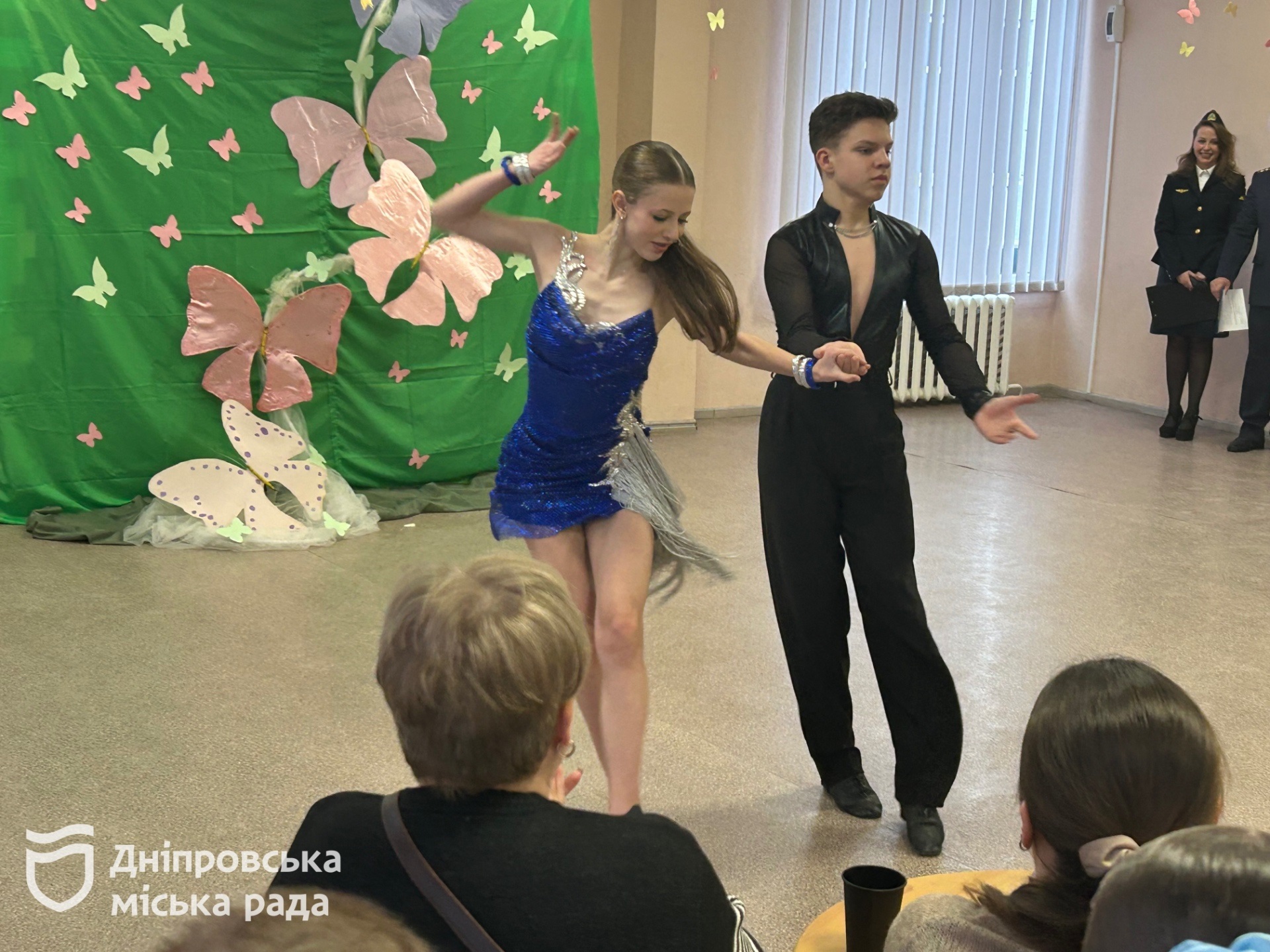 Концерт, майстер-класи та фотозони: у Дніпрі влаштували свято для жінок родин військових