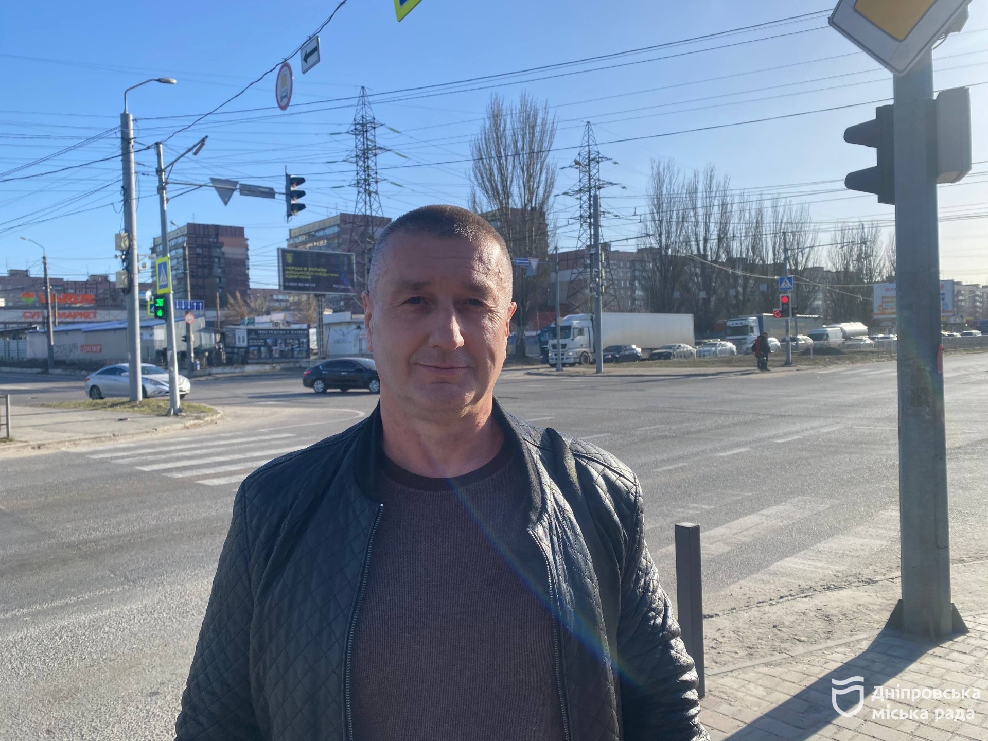 У Дніпрі на перехресті Донецького шосе та вул. Березинської встановили додаткові світлофорні секції - 12.03.2026