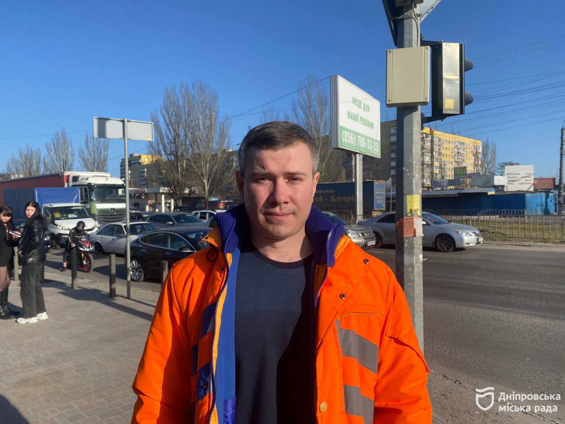 У Дніпрі на перехресті Донецького шосе та вул. Березинської встановили додаткові світлофорні секції - 12.03.2026