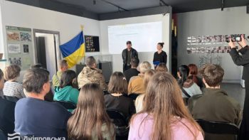 Нескорені: історія мужності: у Дніпрі відбулася зустріч молоді з захисниками - 14.03.2026